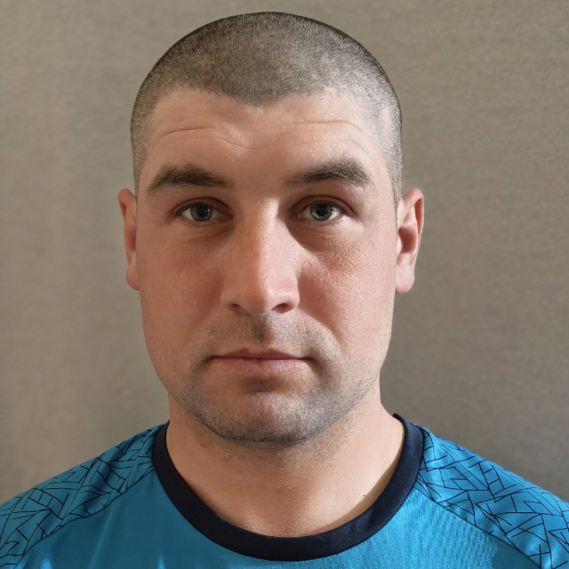 Иванов Артём